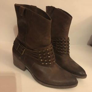 Reba cowgirl boots. Size 8.5